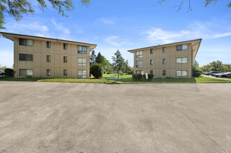 Crossroads Apartments in Sauk Village, IL - Building Photo - Building Photo