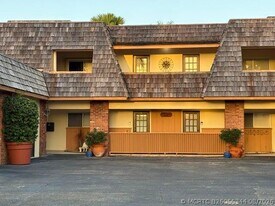 316 Orange Tree Dr in Atlantis, FL - Building Photo