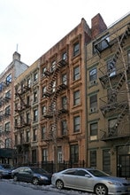 408 W 25th St in New York, NY - Building Photo - Building Photo