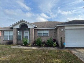 275 Limestone Cir in Crestview, FL - Building Photo