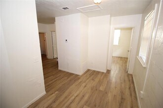 643 NE Waldo Rd in Gainesville, FL - Building Photo - Building Photo