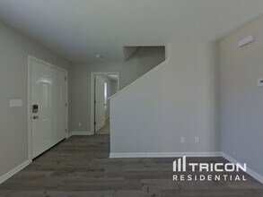 4920 Hopewood Ln in Charlotte, NC - Building Photo - Building Photo