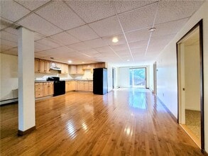 196 Angell Rd in Lincoln, RI - Building Photo - Building Photo