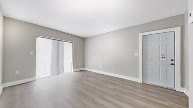 329 SW 9th Ave, Unit 1 in Miami, FL - Building Photo - Building Photo