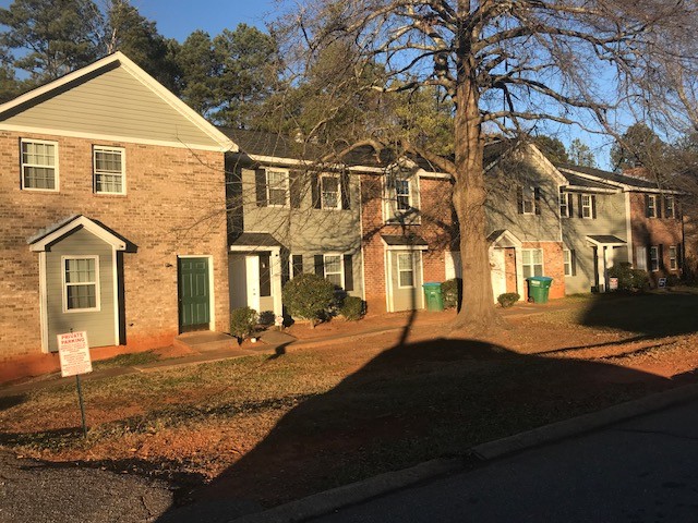 110 Chalfont Dr in Athens, GA - Building Photo