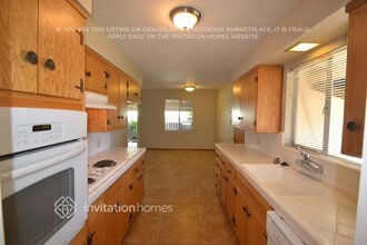 7030 Tamoshanter Way in Sacramento, CA - Building Photo - Building Photo