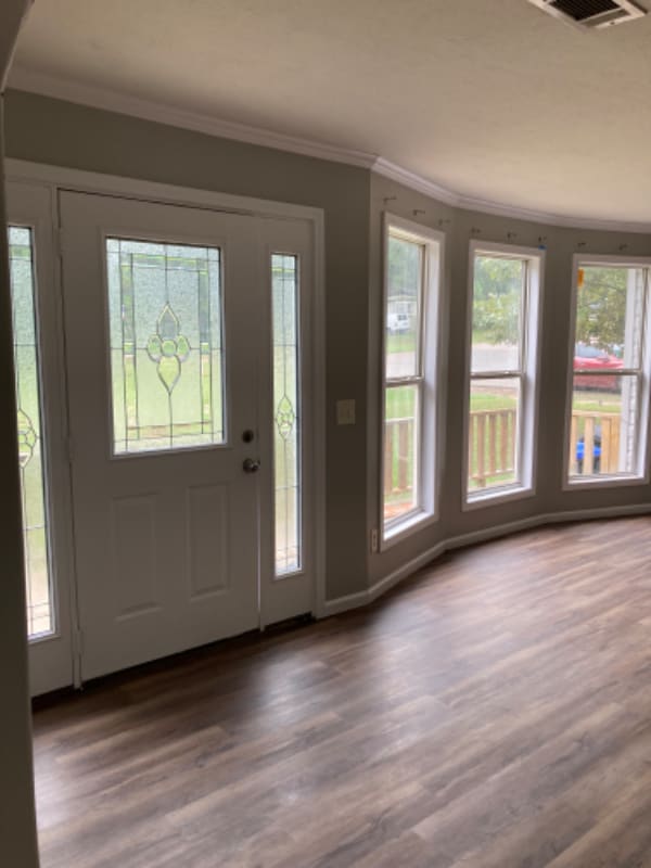 1701 Pine Tree Rd in Longview, TX - Foto de edificio - Building Photo