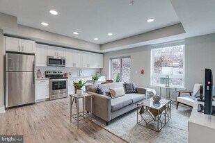 1952 Bryn Mawr Ave in Philadelphia, PA - Building Photo