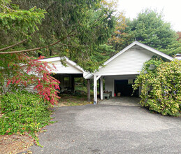 193 W Cornwall Rd in Sharon, CT - Building Photo - Building Photo