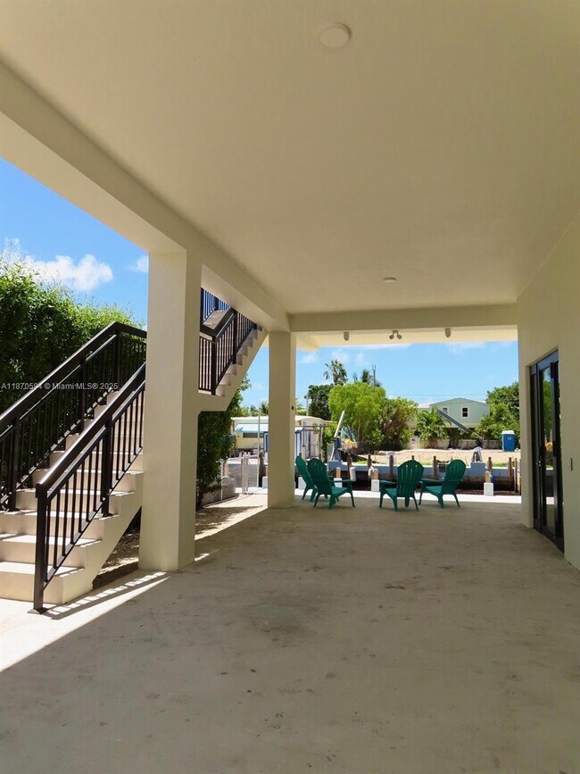 305 Loeb Ave in Key Largo, FL - Building Photo - Building Photo