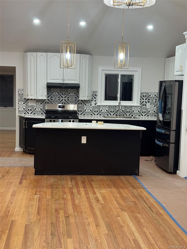 property at 712 Barnes Ave