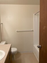 1047 SE Jensen St in Oak Harbor, WA - Building Photo - Building Photo