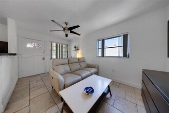 759 Meridian Ave in Miami Beach, FL - Building Photo - Building Photo