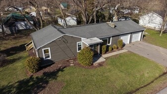4582 Maiden Ln in Canandaigua, NY - Building Photo