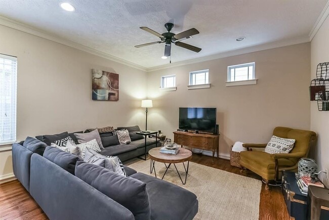 5924 Petty St in Houston, TX - Building Photo - Building Photo