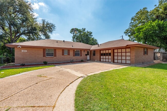 property at 2511 Meadow Ln