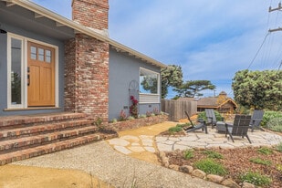 1236 Del Monte Blvd in Pacific Grove, CA - Building Photo