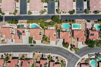 34 Stone Cress Dr in Henderson, NV - Building Photo - Building Photo