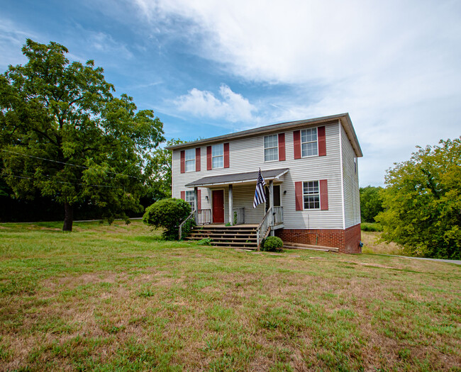 517 Sharondale Dr in Columbia, TN - Building Photo - Building Photo