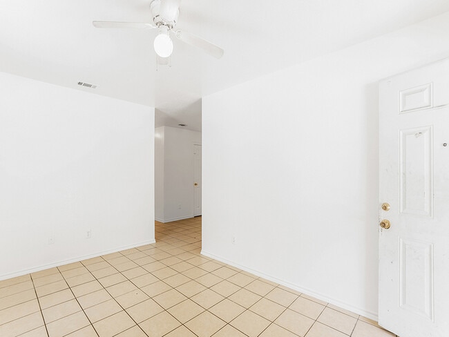 315 Isbell Rd in Fort Worth, TX - Building Photo - Building Photo