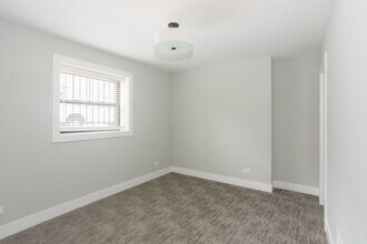 2020 W Montrose Ave, Unit 2B in Chicago, IL - Building Photo - Building Photo