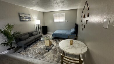 2840 Colonial Ave SW in Roanoke, VA - Building Photo - Building Photo