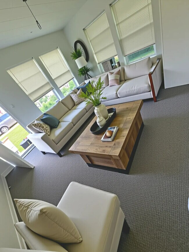 713 W Sam Rayburn Dr, Unit East in Bonham, TX - Building Photo - Building Photo