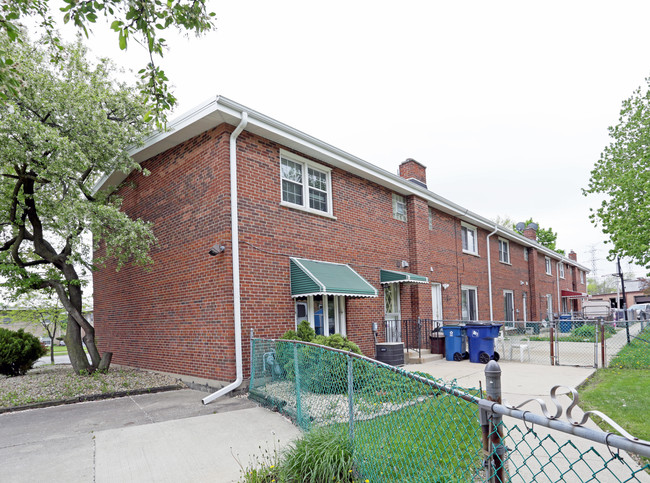 62-72 E Blecke Ave in Addison, IL - Foto de edificio - Building Photo