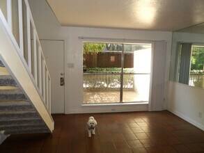 4431 Travis St, Unit 102 in Dallas, TX - Building Photo - Building Photo