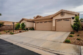 921 San Bruno Ave in Henderson, NV - Building Photo - Building Photo