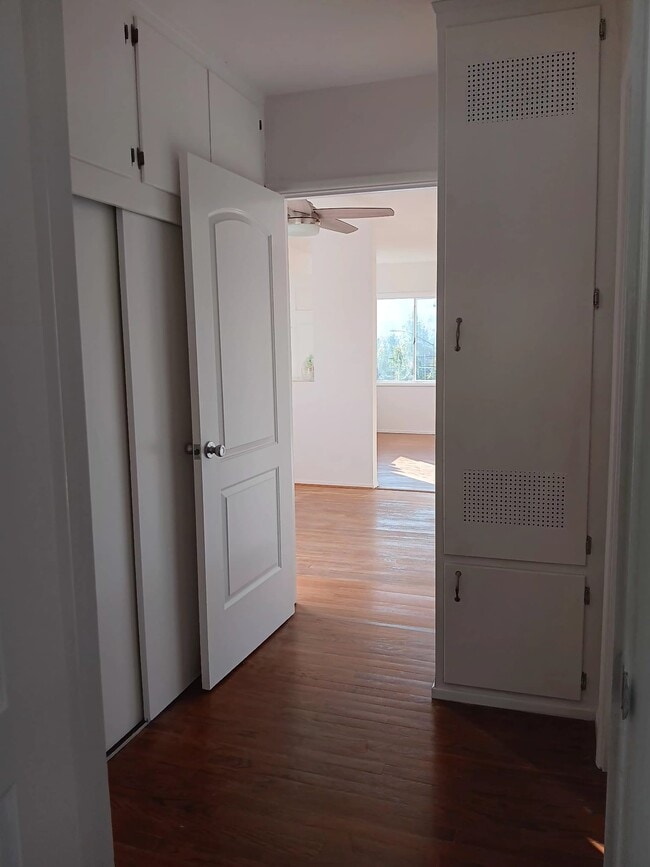 2100 N Verdugo Rd, Unit B in Glendale, CA - Foto de edificio - Building Photo