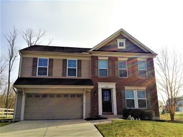 property at 2305 Treetop Ln