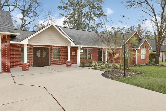 28418 Champion Oaks Dr in Magnolia, TX - Building Photo - Building Photo