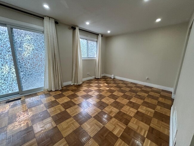 81 Hansen Rd N in Brampton, ON - Building Photo - Building Photo