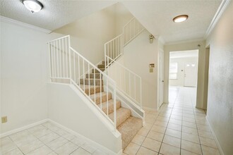 2114 Greenbriar Colony Dr in Houston, TX - Building Photo - Building Photo