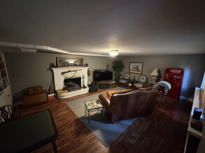 3433 Magnolia Blvd W in Seattle, WA - Building Photo - Building Photo