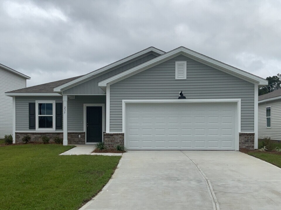 235 Green Meadow Drive in Savannah, GA - Building Photo