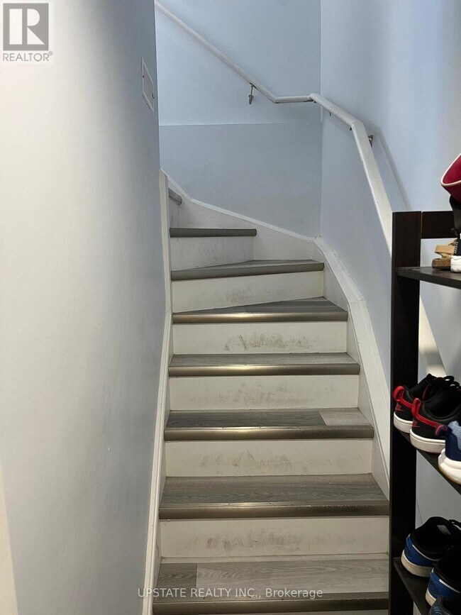 48 Cowan Rd in Brampton, ON - Building Photo - Building Photo