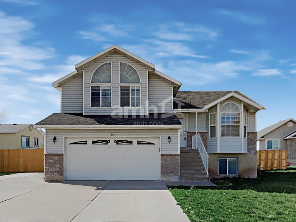 126 S 1600 W in West Point, UT - Foto de edificio