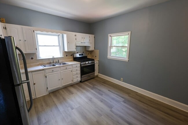 property at 7 Gayland St