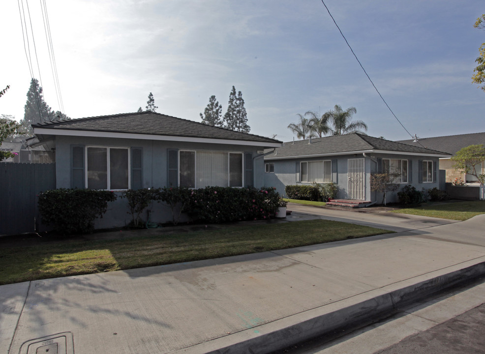 10890-10900 Lampson Ave in Garden Grove, CA - Building Photo