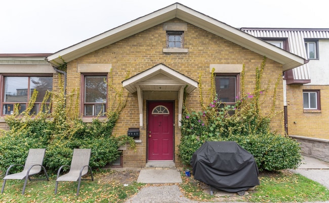 1641 Victoria Park Av in Toronto, ON - Building Photo - Building Photo