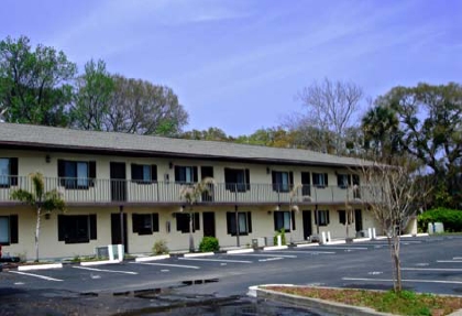 Fairways Apartments in Daytona Beach, FL - Foto de edificio