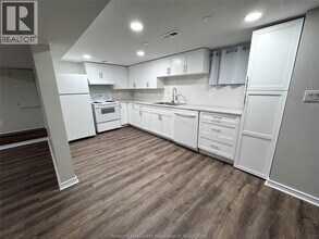 1605 Dougall Ave in Windsor, ON - Building Photo - Building Photo
