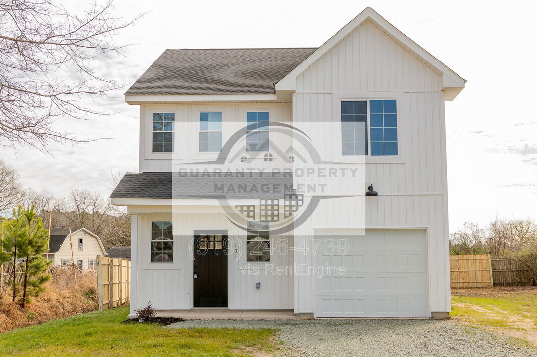 101 St Matthews Rd in Erwin, NC - Building Photo