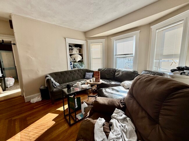 112 College Ave, Unit 2T