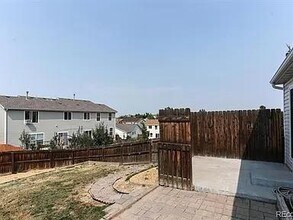 21981 E Crestline Pl in Aurora, CO - Building Photo - Building Photo