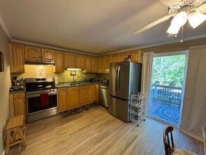 25 Hampton Rd in Exeter, NH - Building Photo - Building Photo