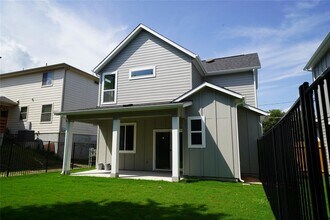 117 Dunlap St in Austin, TX - Building Photo - Building Photo