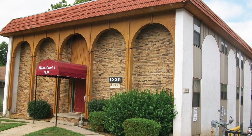 Hornets Pointe Apartments in Emporia, KS - Building Photo